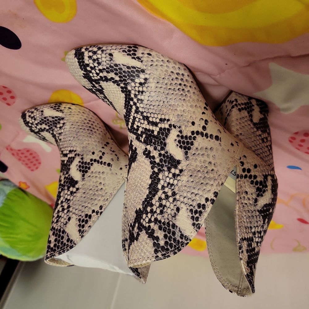 Womens bootie